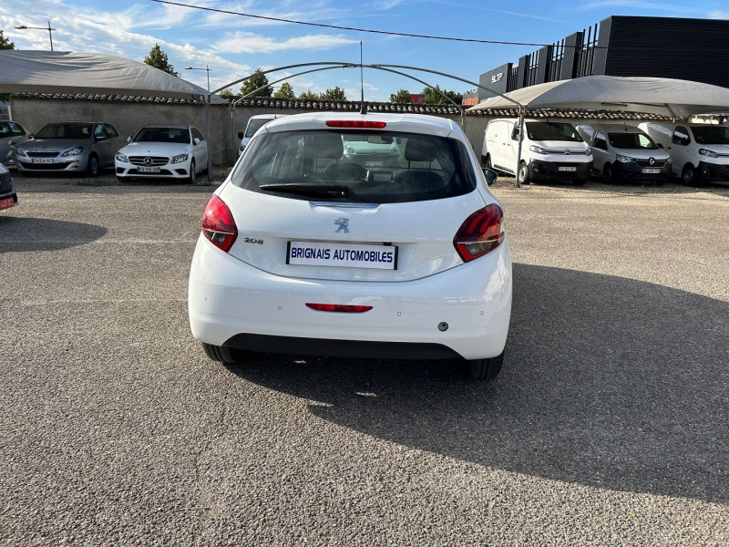 Photo 5 de l'offre de PEUGEOT 208 AFFAIRE 1.6 BLUEHDI 75CH PREMIUM PACK à 10900€ chez Brignais automobiles