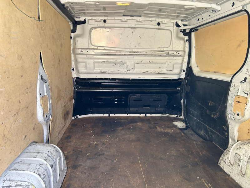 Photo 10 de l'offre de RENAULT TRAFIC III FG L1H1 1000 1.6 DCI 95CH GRAND CONFORT EURO6 à 19080€ chez Brignais automobiles