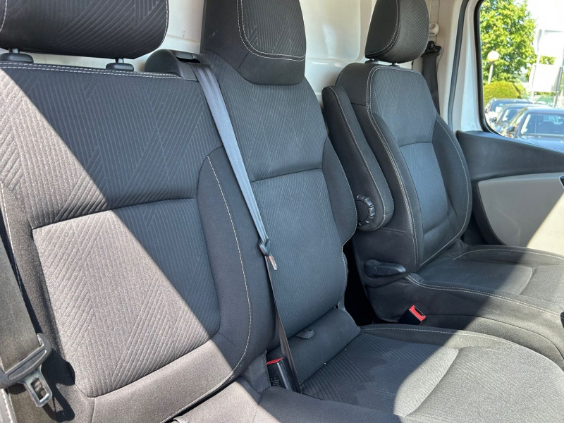 Photo 8 de l'offre de RENAULT TRAFIC III FG L1H1 1000 1.6 DCI 95CH GRAND CONFORT EURO6 à 19080€ chez Brignais automobiles