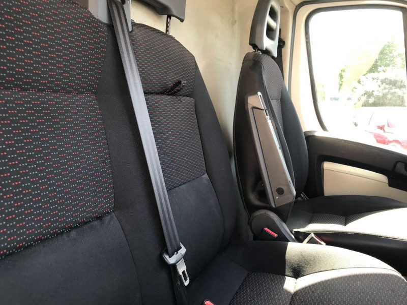 Photo 8 de l'offre de PEUGEOT BOXER FG 333 L2H2 2.0 BLUEHDI 130 PREMIUM à 19080€ chez Brignais automobiles