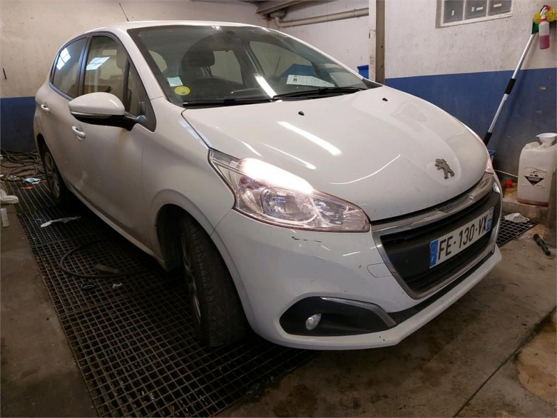 Photo 2 de l'offre de PEUGEOT 208 AFFAIRE 1.6 BLUEHDI 100CH S&S PREMIUM PACK EURO6C à 11900€ chez Brignais automobiles