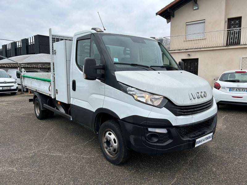 Photo 1 de l'offre de IVECO DAILY CCB 35C14 EMP  3750  BENNE + COFFRE à 37080€ chez Brignais automobiles