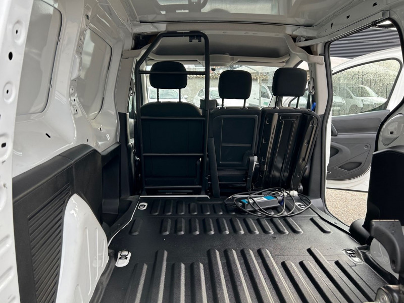 Photo 9 de l'offre de CITROEN BERLINGO M ELECTRIC CLUB à 17400€ chez Brignais automobiles