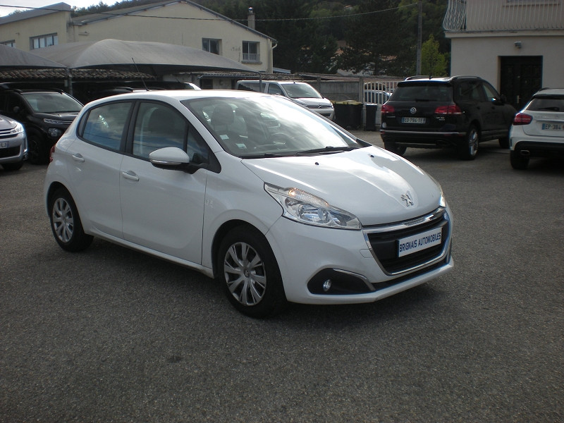 Peugeot 208 AFFAIRE 1.6 BLUEHDI 100CH PACK CLIM NAV 5P Diesel BLANC Occasion à vendre