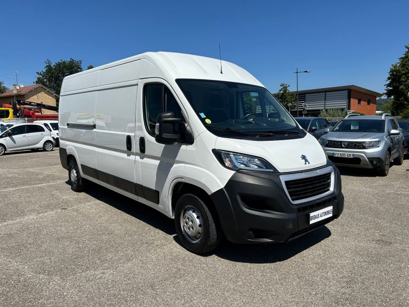 Photo 1 de l'offre de PEUGEOT BOXER FG 333 L3H2 2.2 BLUEHDI S&S 120CH PREMIUM à 26280€ chez Brignais automobiles