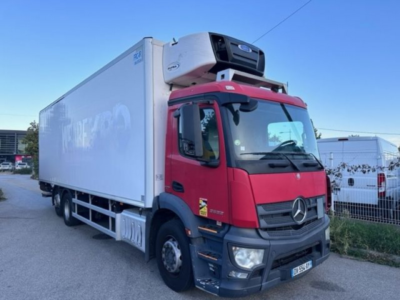 Mercedes Benz ANTOS  2532 CAISSE FRIGO  + HAYON Diesel ROUGE Occasion à vendre