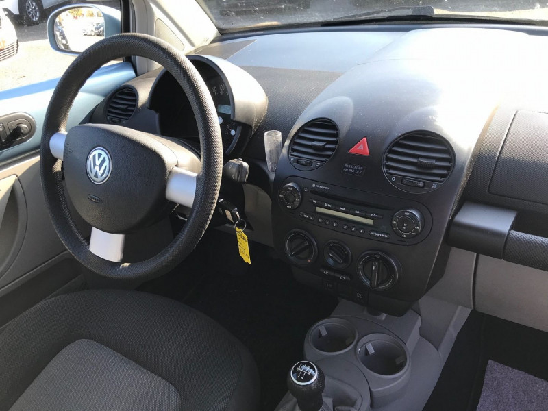 Photo 8 de l'offre de VOLKSWAGEN BEETLE 1.9 TDI 100CH à 5900€ chez Brignais automobiles