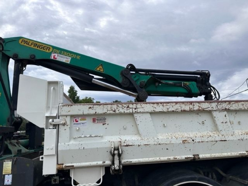 Photo 8 de l'offre de RENAULT TRUCKS KERAX 6X4  430 DXI  BI-BENNE ET GRUE à 70800€ chez Brignais automobiles