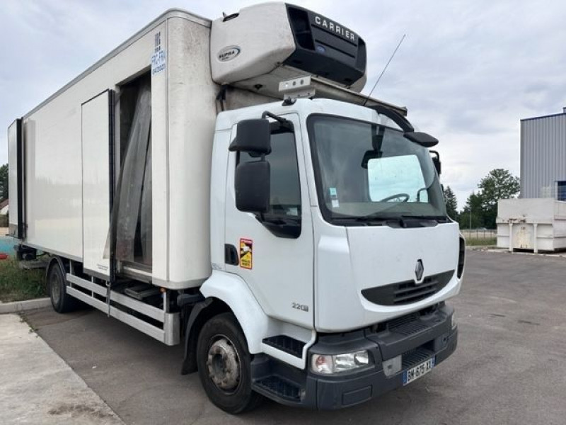 Photo 2 de l'offre de RENAULT TRUCKS MIDLUM 220.14 FRIGO MULTI-TEMPÉRATURE + HAYON à 22800€ chez Brignais automobiles