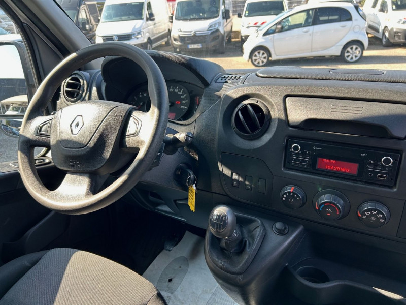 Photo 9 de l'offre de RENAULT MASTER III BENNE R3500RJ L3 2.3 DCI 130CH +COFFRE CONFORT EUROVI à 22680€ chez Brignais automobiles