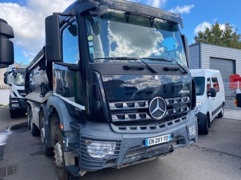 Photo 2 de l'offre de MERCEDES AROCS 32.46  8X4  BENNE à 82800€ chez Brignais automobiles