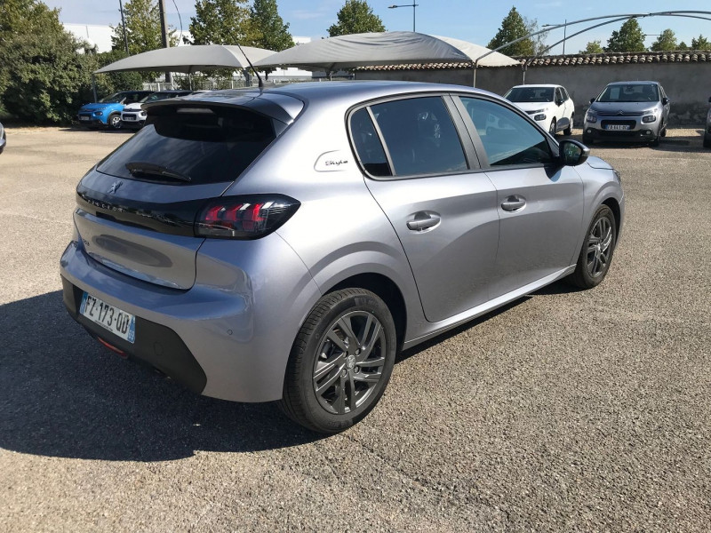 Photo 6 de l'offre de PEUGEOT 208 1.5 BLUEHDI 100CH S&S STYLE à 14900€ chez Brignais automobiles