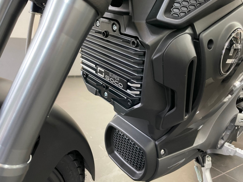 Photo 4 de l'offre de SUPER SOCO TC MAX TC MAX FULL BLACK à 5990€ chez LTA Trading