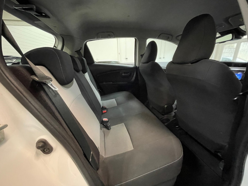 Photo 9 de l'offre de TOYOTA YARIS 100H DYNAMIC 5P RC18 à 15990€ chez LTA Trading