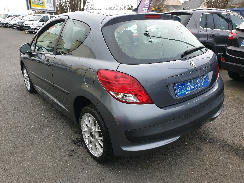 Photo 4 de l'offre de PEUGEOT 207 1.4 3P à 6290€ chez Vianor occasions