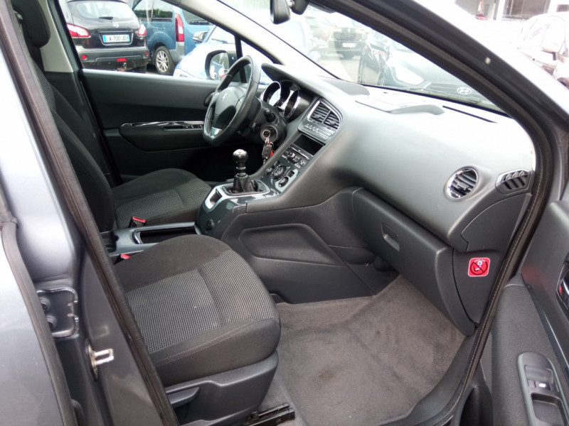 Photo 10 de l'offre de PEUGEOT 5008 1.6 HDI112 FAP ALLURE 7PL à 7490€ chez Vianor occasions