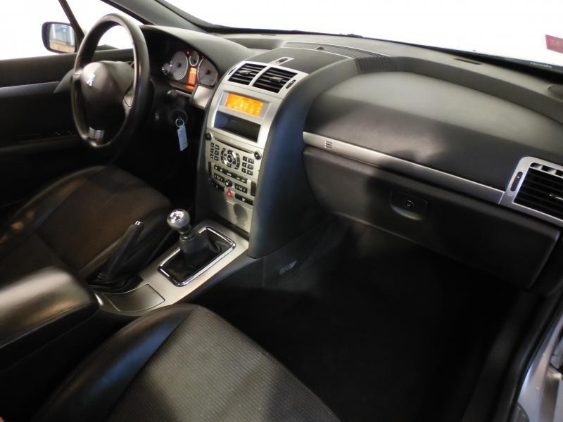 Photo 5 de l'offre de PEUGEOT 407 2.2 HDI 170 ch 16V PREMIUM à 5990€ chez Vianor occasions