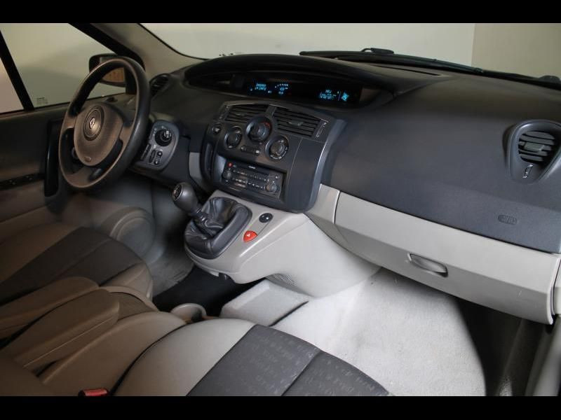 Photo 5 de l'offre de RENAULT GRAND SCENIC 1.9 DCI 120 7 PLACES à 5490€ chez Vianor occasions