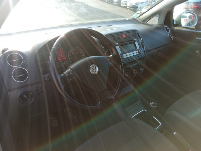 Photo 6 de l'offre de VOLKSWAGEN GOLF PLUS 1.9 TDI 105CH CONFORT à 5490€ chez Vianor occasions