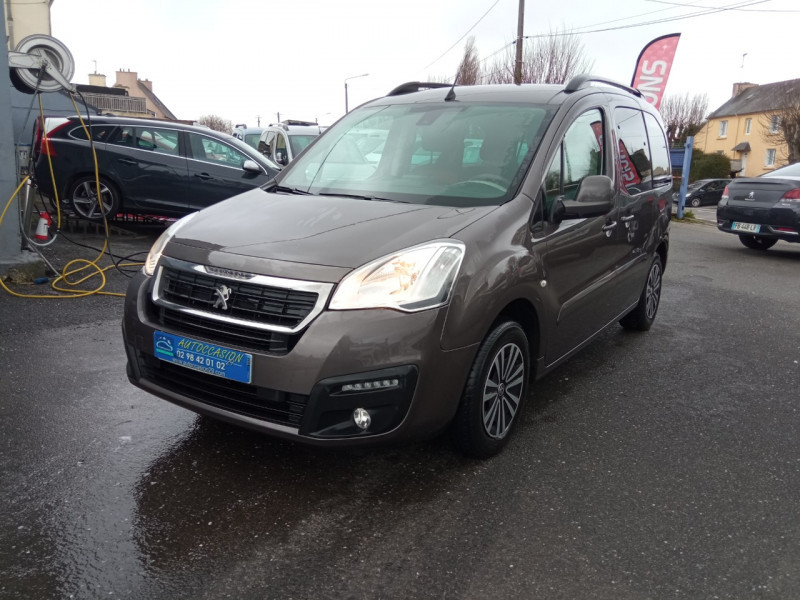 Photo 1 de l'offre de PEUGEOT PARTNER TEPEE 1.6 BLUEHDI 100CH ACTIVE à 13490€ chez Vianor occasions