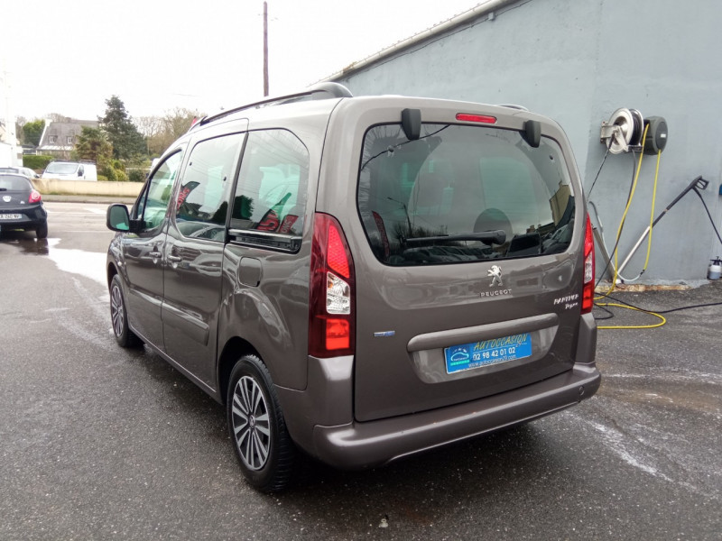 Photo 6 de l'offre de PEUGEOT PARTNER TEPEE 1.6 BLUEHDI 100CH ACTIVE à 13490€ chez Vianor occasions