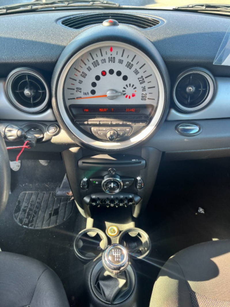 Photo 11 de l'offre de MINI MINI COOPER D 112CH à 10490€ chez Vianor occasions