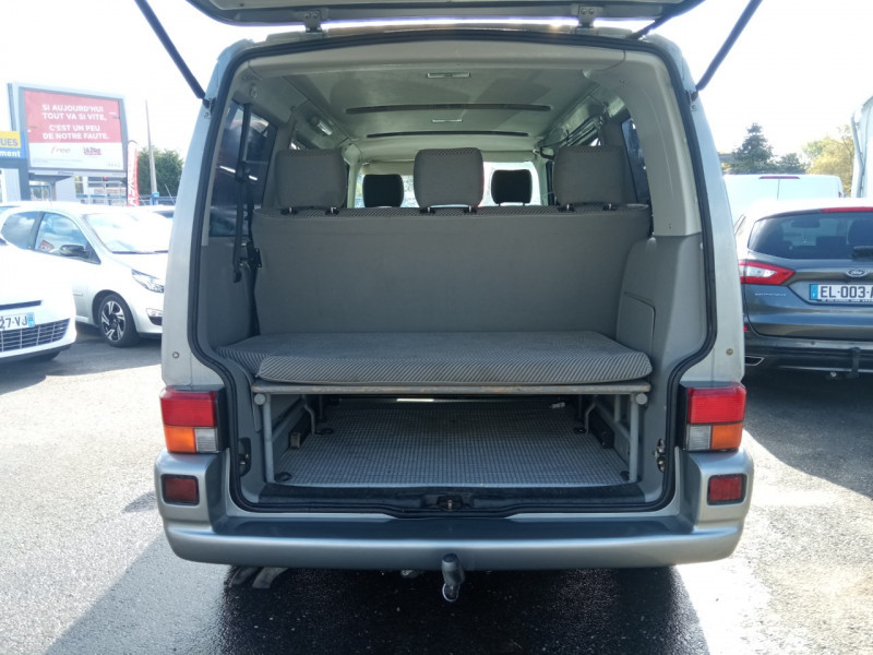 Photo 8 de l'offre de VOLKSWAGEN MULTIVAN 2.5 TDI 102CH CONFORT à 13990€ chez Vianor occasions