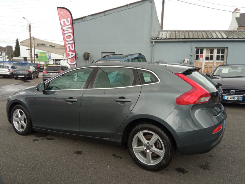 Photo 8 de l'offre de VOLVO V40 D2 115CH START&STOP KINETIC à 10490€ chez Vianor occasions