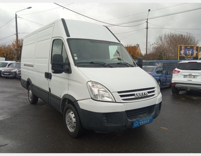 Photo 3 de l'offre de IVECO DAILY 35S FG 35S 14V12 à 12990€ chez Vianor occasions