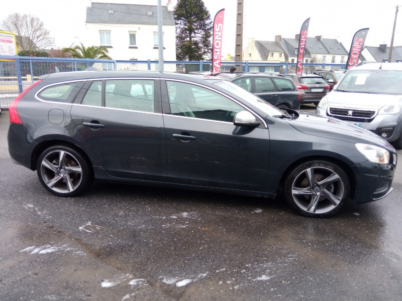 Photo 5 de l'offre de VOLVO V60 D3 136CH START&STOP R-DESIGN à 13490€ chez Vianor occasions