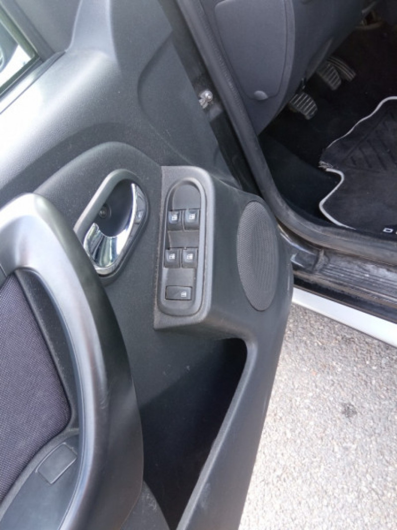 Photo 11 de l'offre de DACIA DUSTER 1.5 DCI 110CH PRESTIGE 4X2 EURO6 à 8990€ chez Vianor occasions