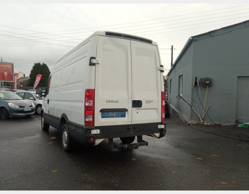 Photo 5 de l'offre de IVECO DAILY 35S FG 35S 14V12 à 12990€ chez Vianor occasions