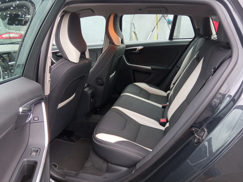 Photo 12 de l'offre de VOLVO V60 D3 136CH START&STOP R-DESIGN à 13490€ chez Vianor occasions