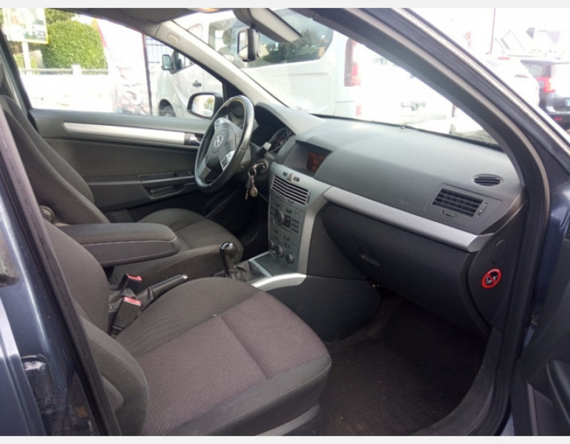 Photo 17 de l'offre de OPEL ASTRA 1.7 CDTI110 ENJOY ECOF 5P à 5490€ chez Vianor occasions