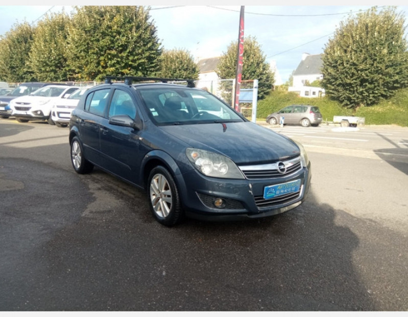 Photo 3 de l'offre de OPEL ASTRA 1.7 CDTI110 ENJOY ECOF 5P à 5490€ chez Vianor occasions