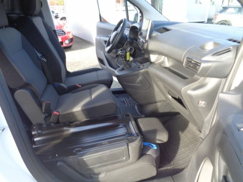 Photo 10 de l'offre de TOYOTA PROACE CITY MEDIUM 110 VVT-I BUSINESS RC21 à 22990€ chez CSVO