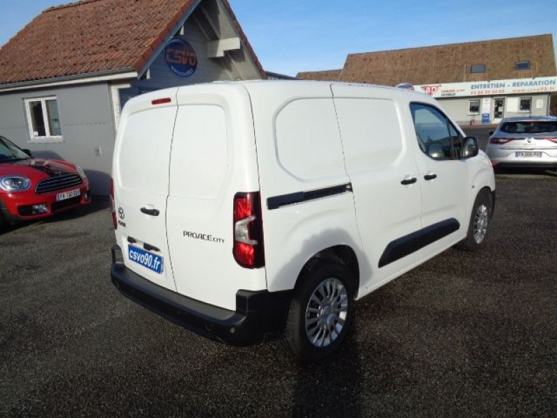 Photo 16 de l'offre de TOYOTA PROACE CITY MEDIUM 110 VVT-I BUSINESS RC21 à 22990€ chez CSVO