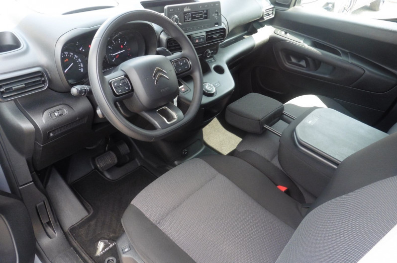 Photo 3 de l'offre de CITROEN BERLINGO EAT8 XL 950KG BLUEHDI 130 S&S WORKER EAT8 à 22460€ chez CSVO