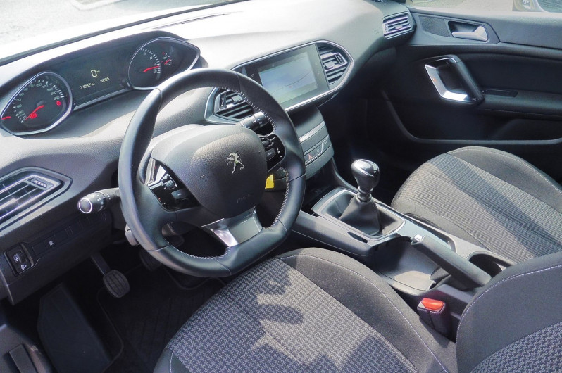 Photo 3 de l'offre de PEUGEOT 308 GPS 1.2 PURETECH 130CH S&S ACTIVE 6CV à 18970€ chez CSVO