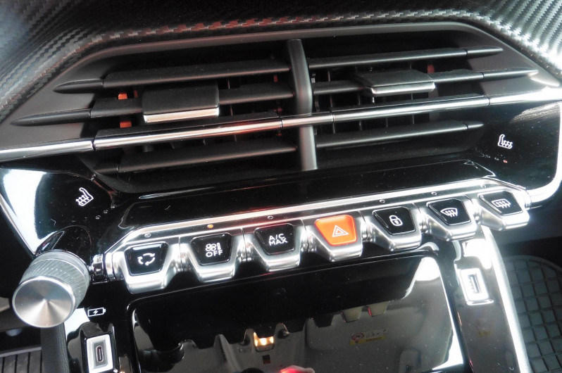 Photo 7 de l'offre de PEUGEOT 208 1.2 PURETECH 100CH S&S ALLURE PACK EAT8 à 22490€ chez CSVO