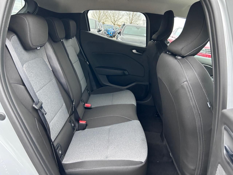 Photo 10 de l'offre de RENAULT CLIO V 1.5 BLUE DCI 100CH EVOLUTION - 24 à 21490€ chez CSVO