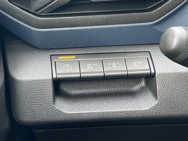 Photo 9 de l'offre de DACIA DUSTER 4X4 1.2 TCE MILD HYBRID 130CH JOURNEY 4X4 à 28990€ chez CSVO