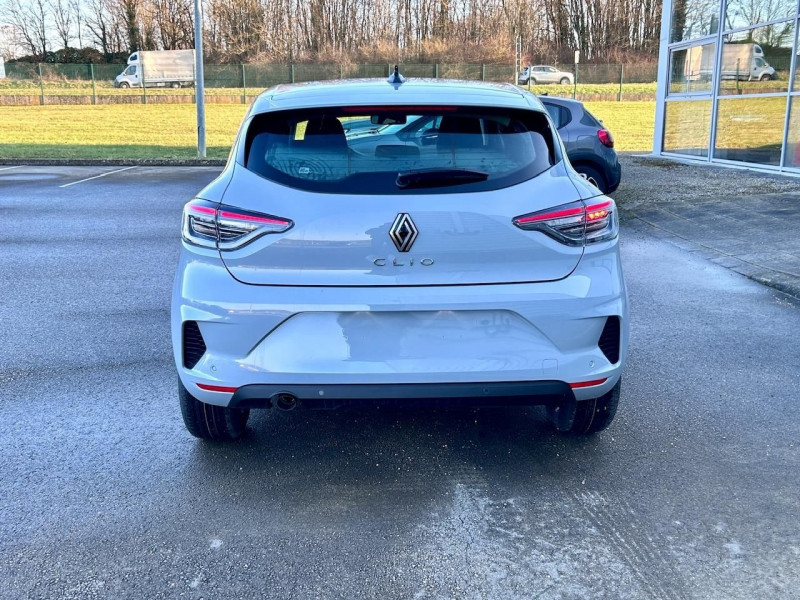 Photo 16 de l'offre de RENAULT CLIO V 1.5 BLUE DCI 100CH EVOLUTION - 24 à 20480€ chez CSVO