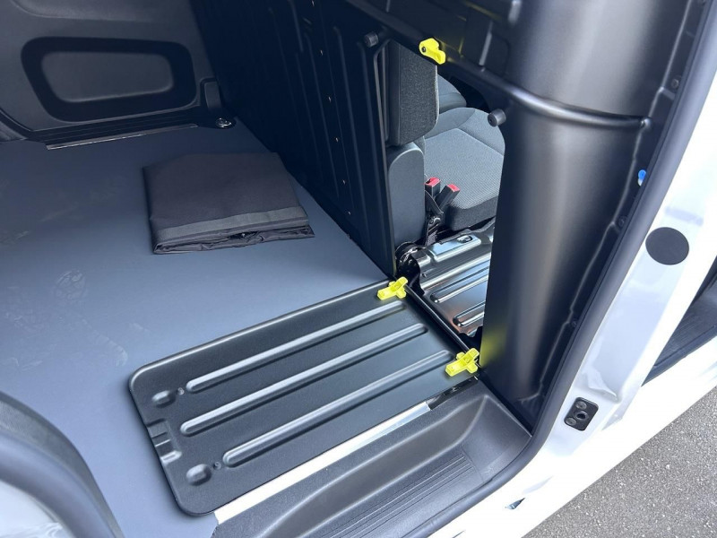 Photo 17 de l'offre de CITROEN BERLINGO VAN XL 950KG BLUEHDI 130CH S&S EAT8 à 25790€ chez CSVO