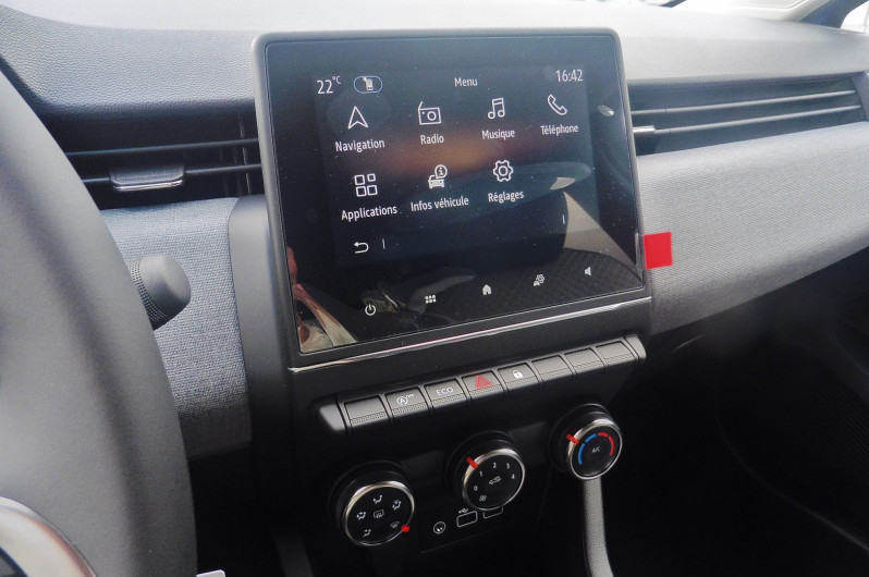 Photo 10 de l'offre de RENAULT CLIO V CAMERA GPS+ROUE DE SECOURS 1.5 BLUE DCI 100CH EVOLUTION - 24 à 20630€ chez CSVO