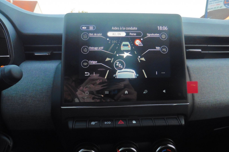 Photo 11 de l'offre de RENAULT CLIO V CAMERA GPS+ROUE DE SECOURS 1.5 BLUE DCI 100CH EVOLUTION - 24 à 20630€ chez CSVO