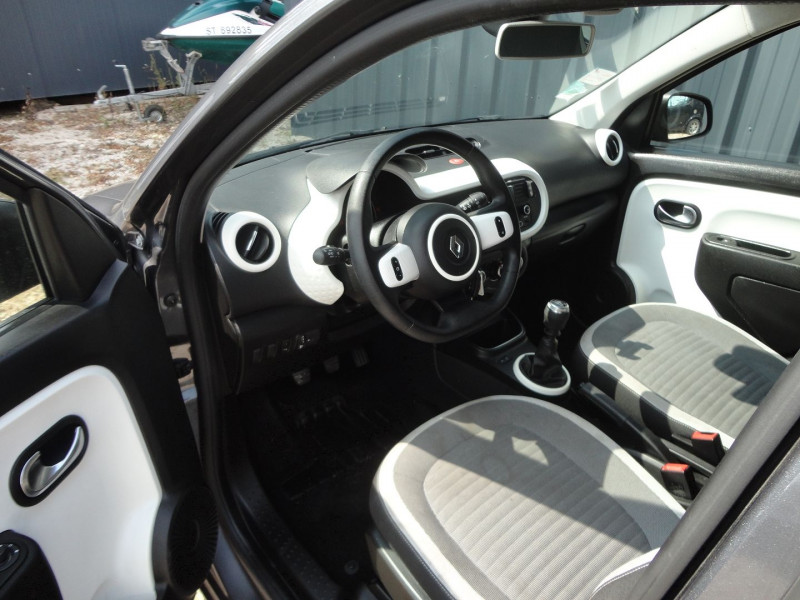 Photo 2 de l'offre de RENAULT TWINGO III 0.9 TCE 95CH INTENS - 20 à 0€ chez TPL AUTO