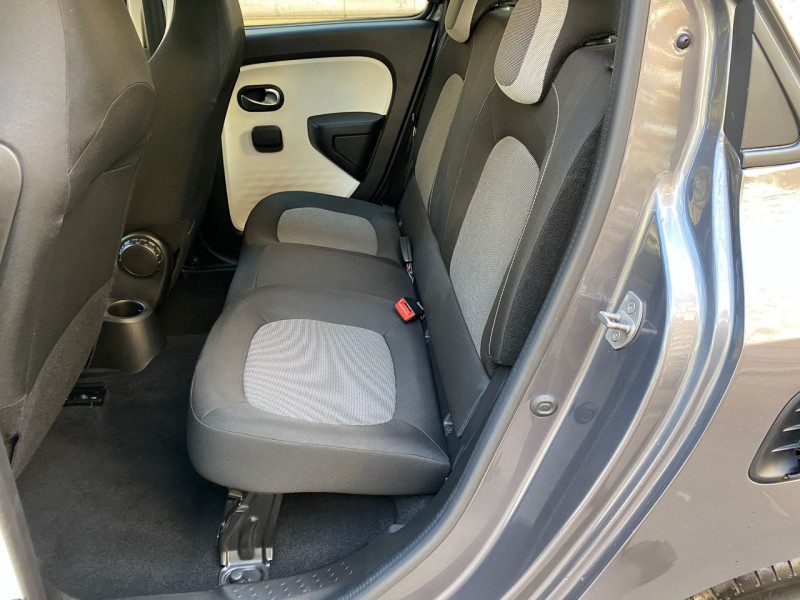 Photo 8 de l'offre de RENAULT TWINGO III 0.9 TCE 95CH ZEN - 20 à 11990€ chez Iptrans Auto Paris
