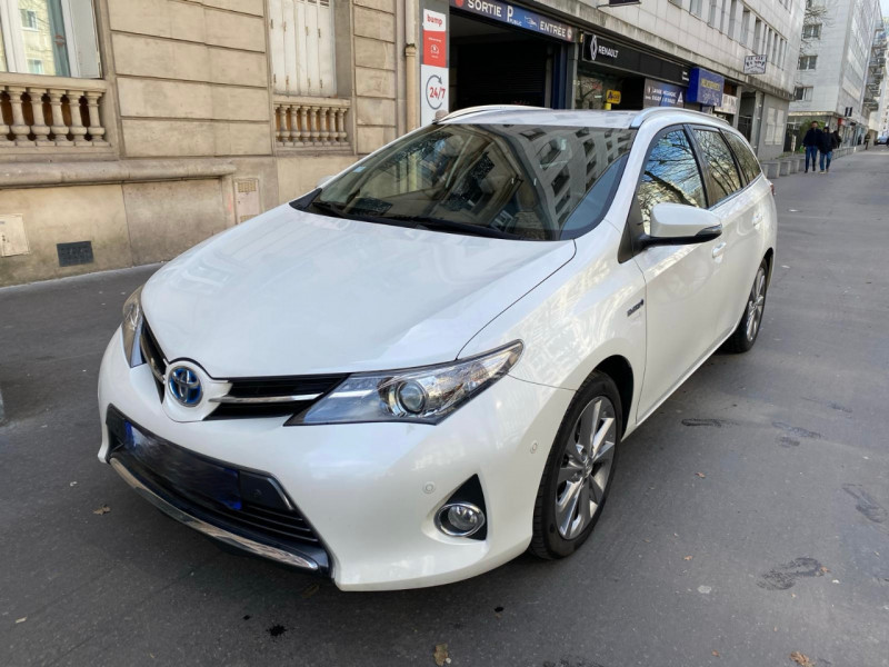 Toyota AURIS TOURING SPORTS HSD 136H BUSINESS Hybride BLANC Occasion à vendre