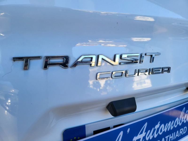 Photo 6 de l'offre de FORD TOURNEO COURIER 1.5 TD 75CH AMBIENTE EURO6 à 11290€ chez L'Automobile Jérôme BATHIARD